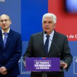 Plan de Alerta Oncológica: Minsal logra contactar y vincular al 99,9% de los pacientes con espera prolongada El jefe del Departamento de Cáncer del Ministerio de Salud (Minsal), doctor Alejandro Berkovits, junto al director de Fonasa, César Oyarzo. Foto: Minsal.