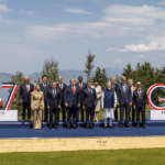 El G7 ante un mundo fragmentado: Ucrania, Irán y tensiones internas definen una agenda ambiciosa Foto oficial de los líderes de Estado reunidos en Francia para la cumbre anual del G7 (1)