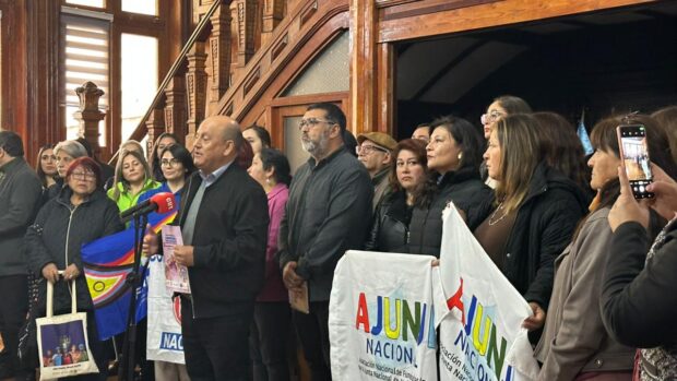 Dirigentes de la CUT en un punto de prensa.