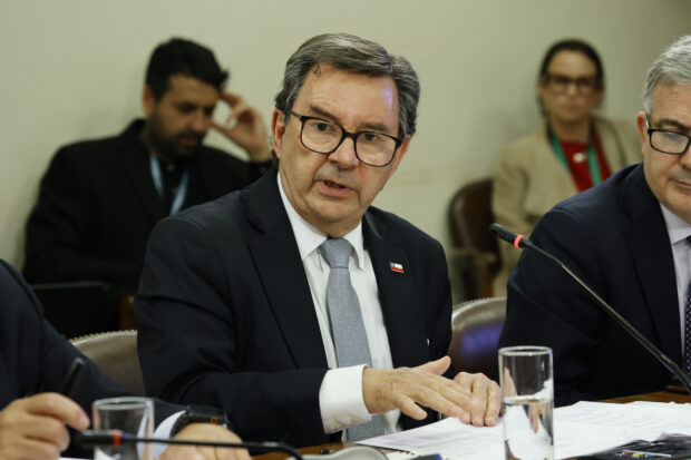 Ministro del defensa Fernando Barros