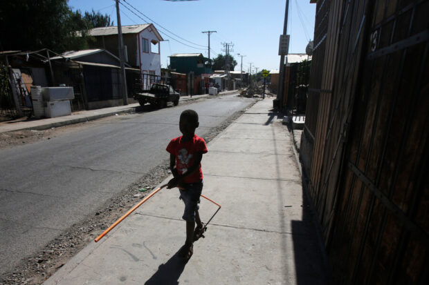 Oposición critica manejo comunicacional por caso de menores de edad haitianos