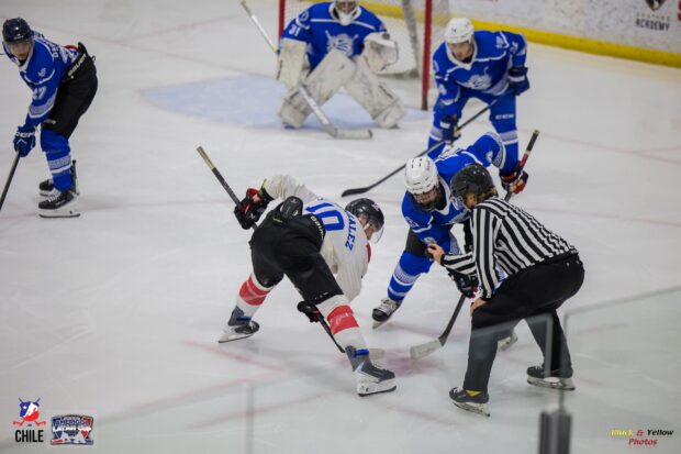 Chile participa de Latam Cup hockey en hielo