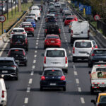 Fin de semana largo deja cuatro fallecidos y más de 273 mil vehículos en las rutas Automovilistas salen de Santiago por la ruta 5 sur por celebracion de Fiestas Patrias. Javier Salvo/Aton Chile