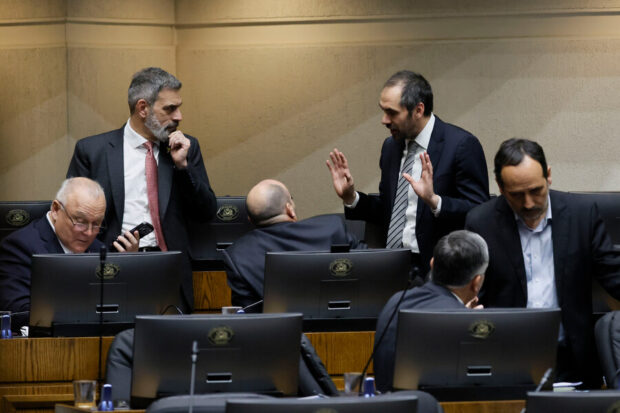 Senado vota Acusación Constitucional contra el exministro de Hacienda Nicolas Grau.Sebastián Cisternas/Aton Chile.
