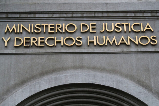 Fachada del Ministerio de Justicia y Derechos Humanos. 