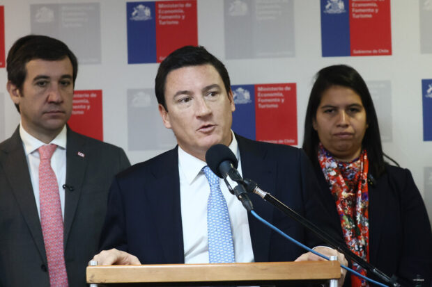 Arturo Squella.