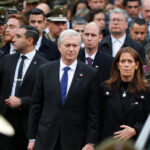 Presidente Kast encabeza masivo responso en Temuco para despedir a carabinero del GOPE fallecido en operativo El Presidente de la Republica, Jose Antonio Kast, asiste al responso funebre del cabo primero, Marcos Cosme; en el Grupo de Formacion de Carabineros de Temuco Ricardo Ulloa/Aton Chile