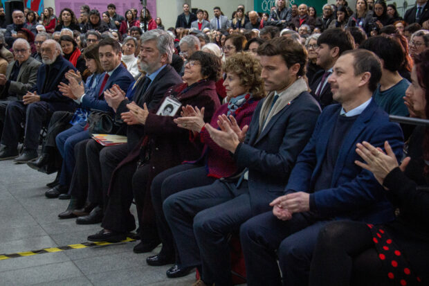 Alicia Lira recibe el Premio Nacional de Derechos Humanos. Foto: INDH.