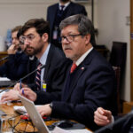 Informe de Finanzas Públicas: Gobierno proyecta menor crecimiento pero anticipa efectos positivos de la megarreforma Dipres expone segundo Informe de Finanzas Públicas