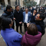 Alcaldes denuncian desigualdad en compensación por exención de contribuciones: Las Condes recibiría $13 mil millones y San Ramón $4 millones Alcaldes y alcaldesas de oposición realizan punto de prensa para referirse al proyecto de la megarreforma.
