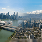 Las ciudades de Singapur y Santiago de Chile unidas por un puente.