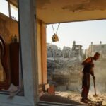 Hamás y Yihad Islámica coinciden en que no habrá desarme sin retirada israelí Archivo - Secuelas de un ataque israelí en Nuseirat (Gaza). Foto: Europa Press.