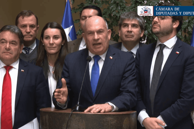 Punto de prensa del diputado y presidente de la Comisión de Educación, Sergio Bobadilla.