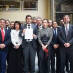Oficialismo exige a Kast indultar a carabineros condenados por el estallido: Gobierno insiste que revisarán "caso a caso" Diputados oficialistas.