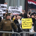 Municipios y organizaciones en alerta por cambios a la OGUC: "Queremos viviendas dignas y bien planificadas" Comites de vivienda y otras organizaciones sociales, entregan carta al Presidente de la Republica, en que solicitan dejar sin efecto la modificacion a la Ordenanza General de Urbanismo y Construcciones (OGUC).