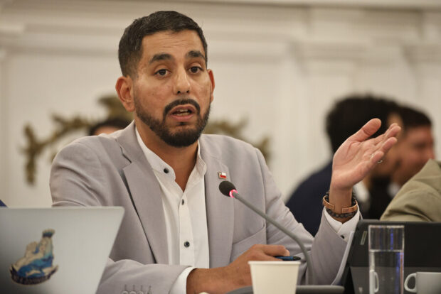 Diputado Jorge Brito en Comisión de Hacienda.