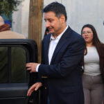 Trama Bielorrusa: Mario Vargas deja la prisión y queda bajo arresto domiciliario Mario Vargas deja Capitán Yáber.