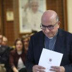 “No es tiempo para superficialidades”: Chomalí llama a repensar la inteligencia artificial El cardenal de Santiago se reunió con la Unión Social de Empresarios Cristianos y presentó la carta “La empresa promotora del bien común”. Foto: Aton.