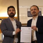 “No le creemos al Presidente Kast”: diputados acuden a Contraloría para esclarecer vínculos de funcionarios de Gobierno con Cerimedo Diputados Juan Santana (PS) y Luis Cuello (PC), acuden a la Contraloría por el caso Cerimedo