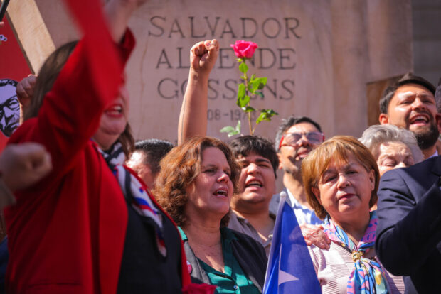 Maya Fernández en homenaje a Salvador Allende.