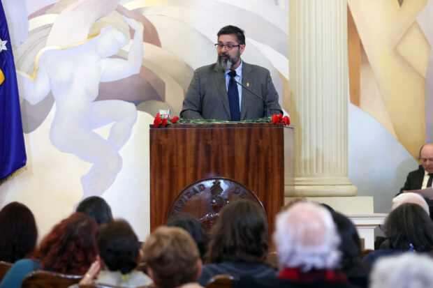 U. de Chile conmemora el Día de los Derechos Humanos con reconocimientos a Nelson Caucoto y Héctor Pincheira.