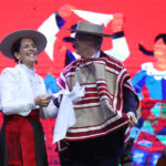 Presidente Kast inauguró la Gran Fonda de Chile con una paya: "Dicen que somos fomes..." El Presidente de la Republica, acompanado de la Primera Dama, inaugura la Gran Fonda de Chile en el Parque Ohiggins, dando inicio a las celebraciones por Fiestas Patrias.