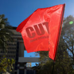 Sala Cuna: CUT llama al Gobierno a flexibilizar su "intransigencia" y abrirse a cambios en el financiamiento Bandera de la Central Unitaria de Trabajadores (CUT).