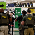Amnistía Internacional pide disolver ICE tras denunciar abusos a migrantes ICE migración.