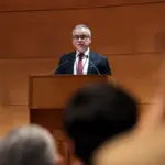 Gabriel Hernández asume como decano de la Facultad de Derecho de la U. de Chile Investidura del Decano Gabriel Hernánde en la Facultad de Derecho U. de Chile.