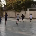 Los ídolos deportivos como agentes claves para vivir y convivir Jovenes haciendo deporte. Foto: prensa Libre Online.