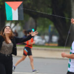 El cielo de Santiago se llena de volantines en jornada de apoyo a los niños y niñas de Palestina Convocan a participar en la campana, volantines por Palestina, que se realiza en Parque OHiggins, en solidaridad con ninos y ninas del pueblo palestino. Foto: Aton Chile.