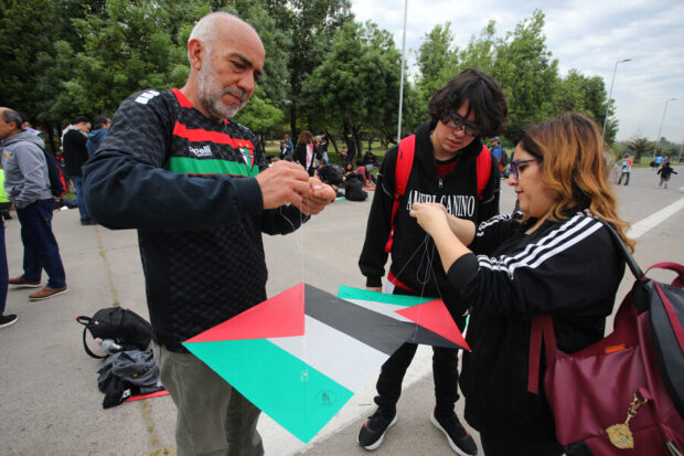 Convocan a participar en la campana, volantines por Palestina, que se realiza en Parque OHiggins, en solidaridad con ninos y ninas del pueblo palestino. Foto: Aton Chile.