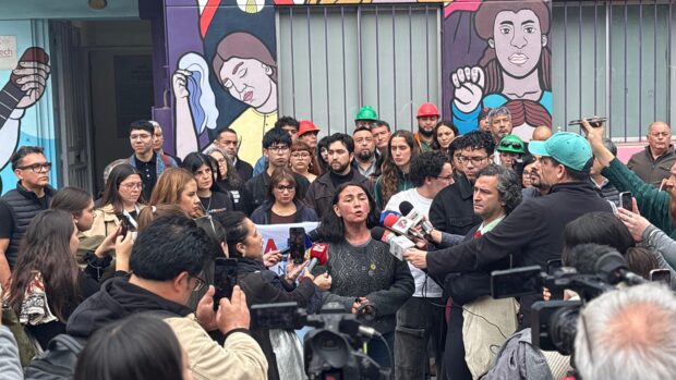 Organizaciones sociales convocan a un paro nacional bajo la consigna “Ni un peso menos para la educación”. Foto: FECh.