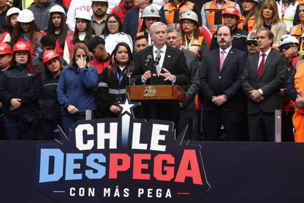 Presidente José Antonio Kast presenta "Plan Chile Despega" desde La Moneda.