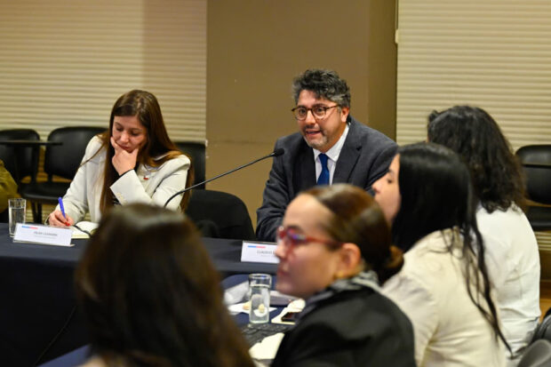 Reunión del Centro de Estudios en Seguridad Ciudadana (CESC) de la Facultad de Gobierno de la Universidad de Chile, el Ministerio de Seguridad Pública y Carabineros de Chile.