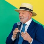 Lula da Silva emite su voto y emplaza a los brasileños a elegir entre "fortalecer el régimen democrático o la barbarie" Presidente de Brasil, Lula Da Silva. Foto: Lula ve "irresponsable e imprudente" la revocación del visado a su embajadora en EEUU Foto: Redes sociales X Lula.