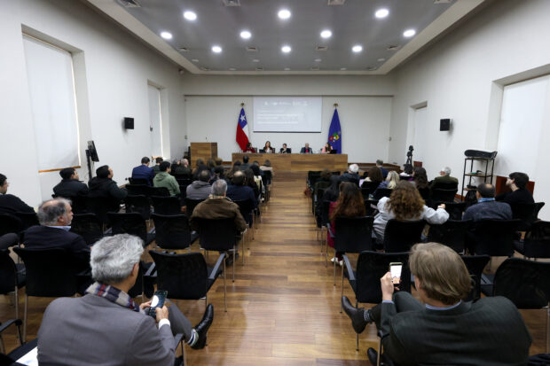 Presentación informe Estado Global de la Democracia en la Casa Central de la Universidad de Chile.