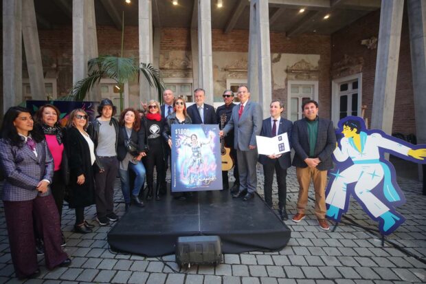Lanzan sello postal en honor a Cecilia, La Incomparable.