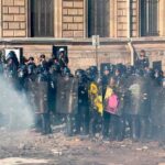 Francia: protestas por el costo de la vida dejan 272 detenidos y el histórico ayuntamiento de Limoges incendiado Movilizaciones en Francia. Foto: Europa Press.