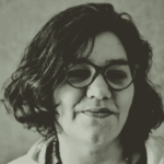 Escritura creativa, poesía y educación: U. de Chile abre nuevo diplomado dirigido por la poeta Alejandra del Río Poeta Alejandra del Rio.