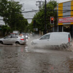 Senapred reporta 31 damnificados y 179 albergados por sistema frontal Lluvia en la Región Metropolitana.