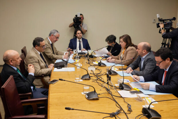 Comisión de Constitución.