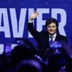 Milei y el desgaste de su estrategia política: el viaje a España revela los límites de su motosierra Presidente de Argentina, Javier Milei, en el Foro Madrid.