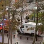 Francia: cerca de París un hombre abrió fuego y dejó un muerto y cuatro heridos graves Ataque armado registrado cerca de París, en Francia, este 23 de octubre de 2026.- FotoCaptura de redes sociales.