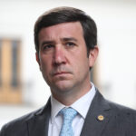 "Declaraciones injuriosas e inaceptables": Presidente de la UDI cuestiona a Squella por ataque a Hernán Larraín Presidente y diputado de la UDI, Guillermo Ramírez.