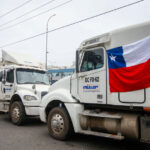 "El bloqueo continúa en San Antonio": camioneros esperan respuesta de generadores de carga ante mediación del Gobierno Continua el paro de camioneros en San Antonio.